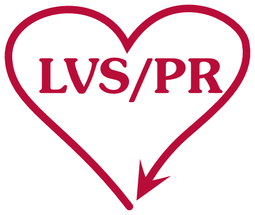 Herzsymbol mit der Aufschrift &bdquo;LVS/PR&ldquo; in Rot, umrahmt von einer geschwungenen Linie.